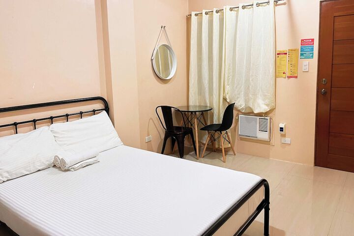 Room 3 of 70