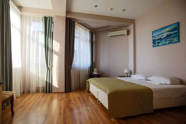 Room 32 of 45