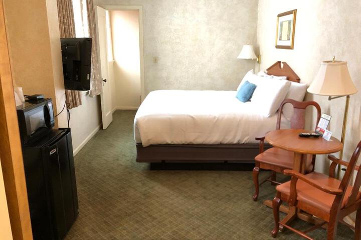 1 King Bed (1 of 5)