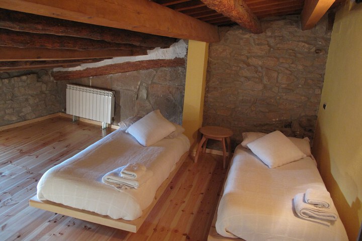 Room 3 of 25