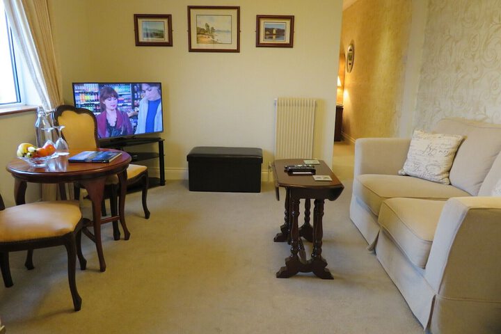Room 9 of 36