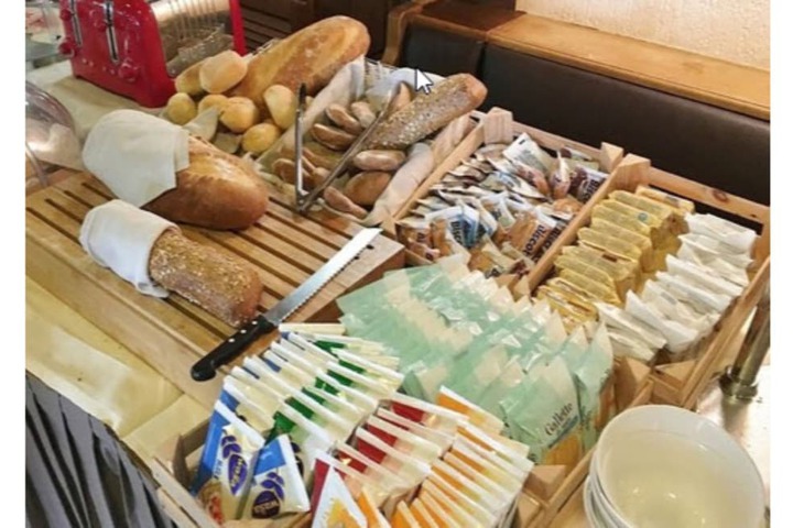 Breakfast/Coffee Service 116 of 131