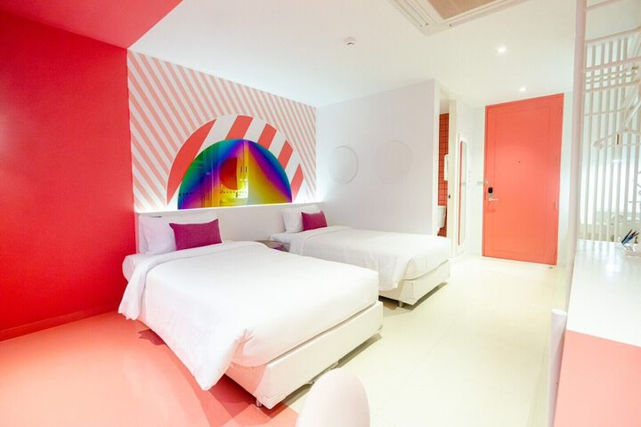 Room 16 of 97
