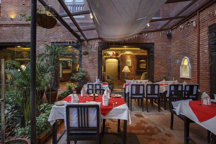 Dining 77 of 98