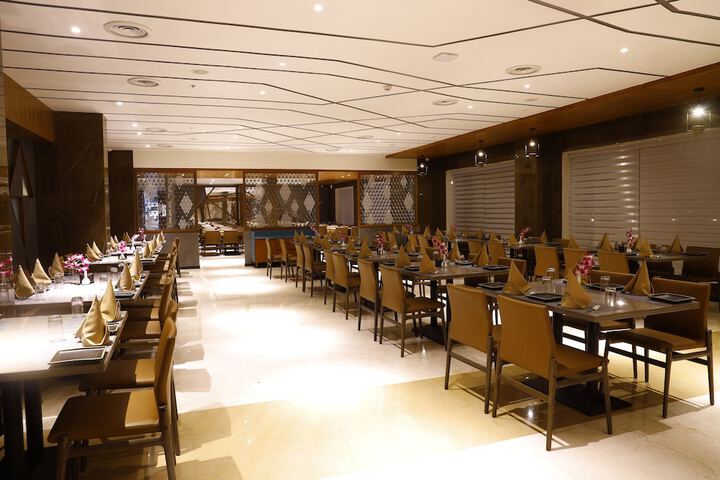 Dining 84 of 118