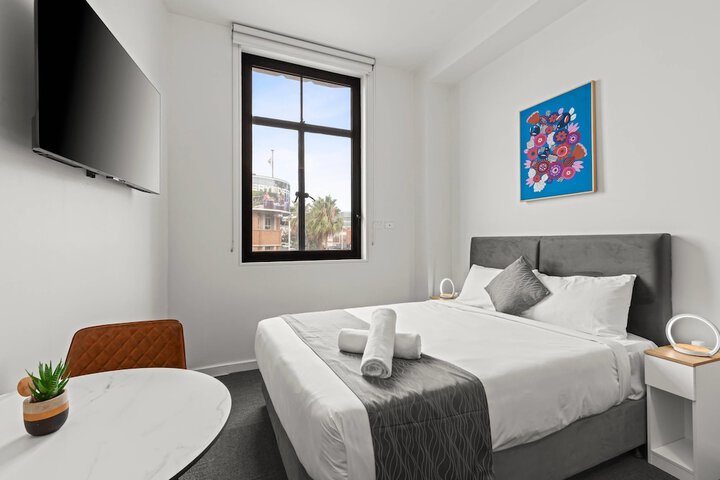 Room 8 of 19