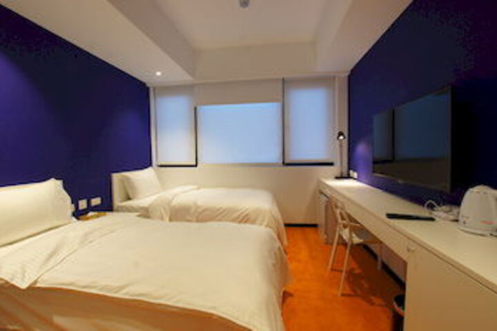 Room 11 of 65