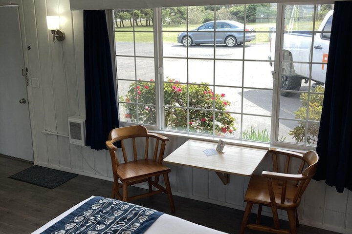 Room 9 of 150