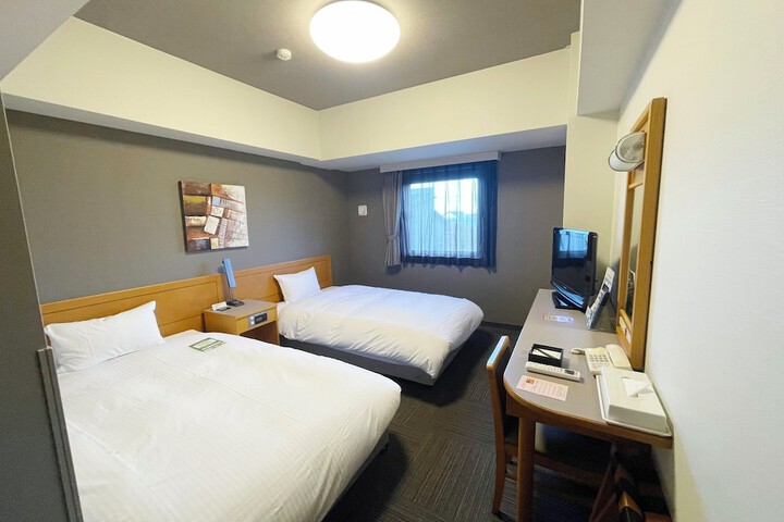Room 5 of 20