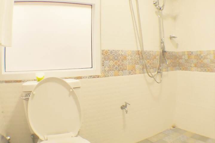 Room 5 of 17