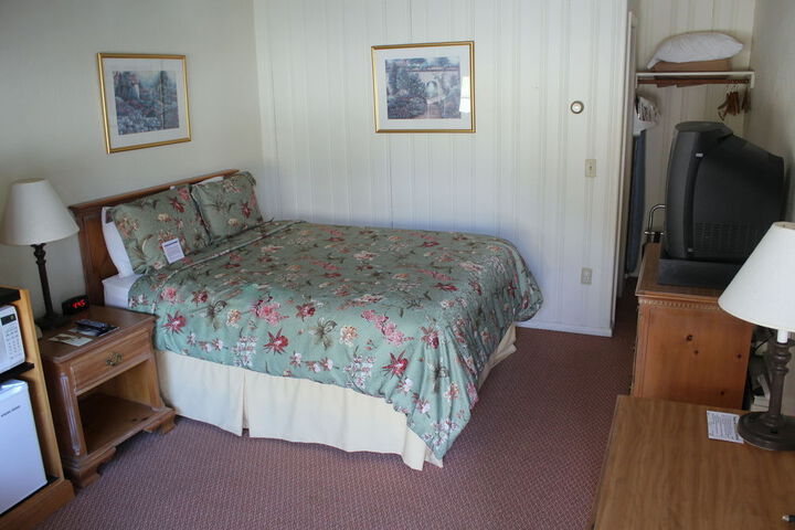 Room 2 of 9