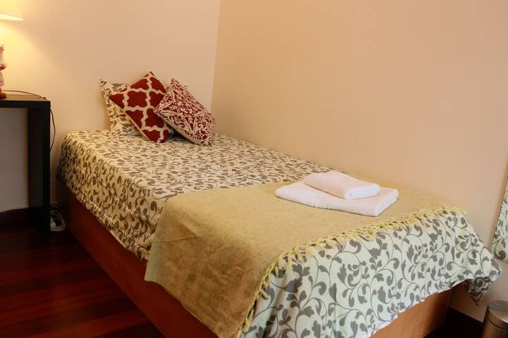 Room 3 of 73