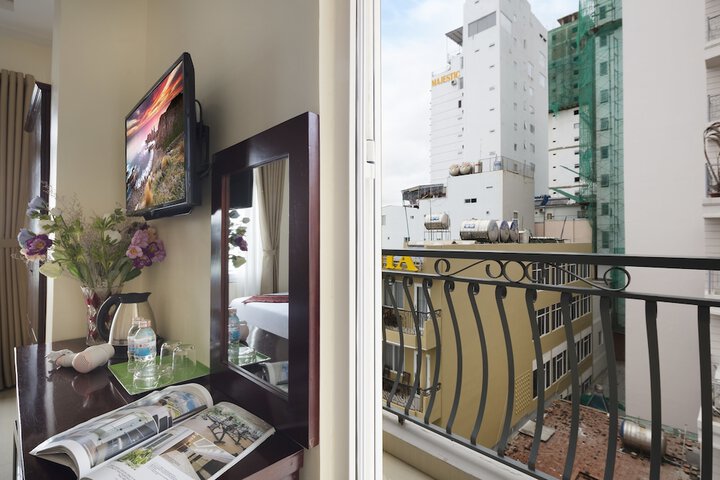 Room 9 of 44