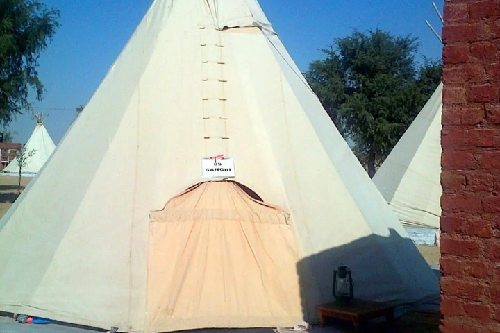 Umaid Safaris & Desert Lodge