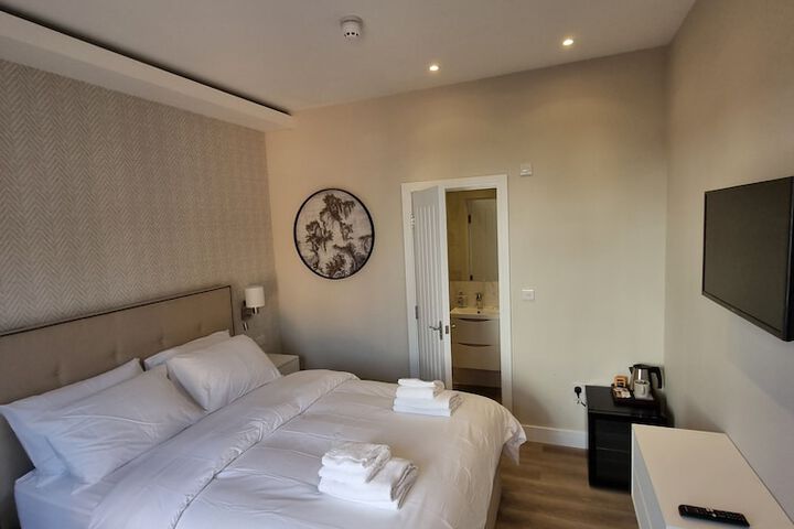 Room 9 of 50