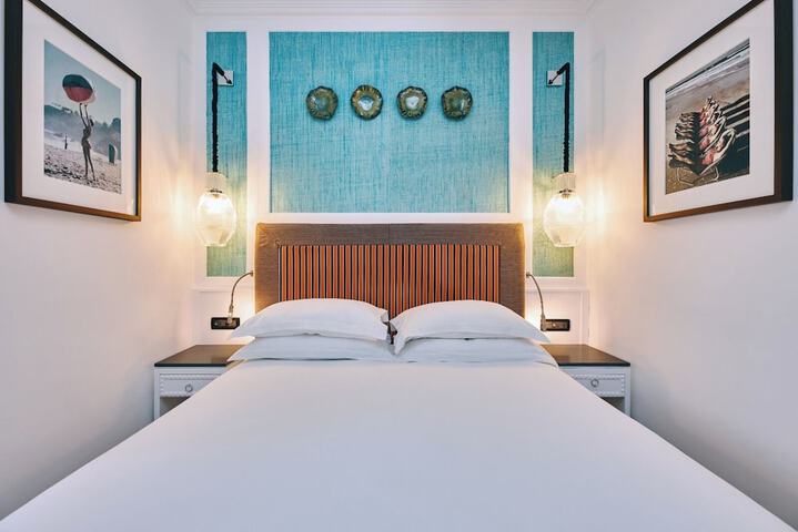 Room 9 of 37