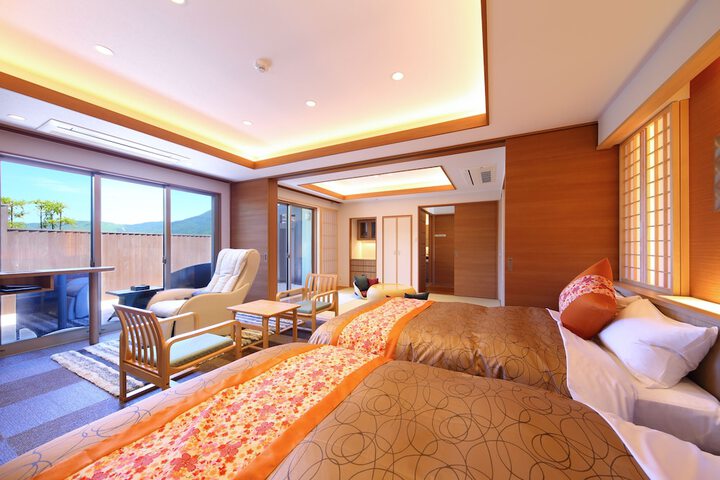 Room 10 of 111