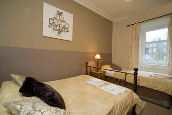 Room 5 of 41