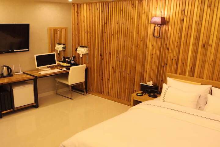 Room 29 of 46