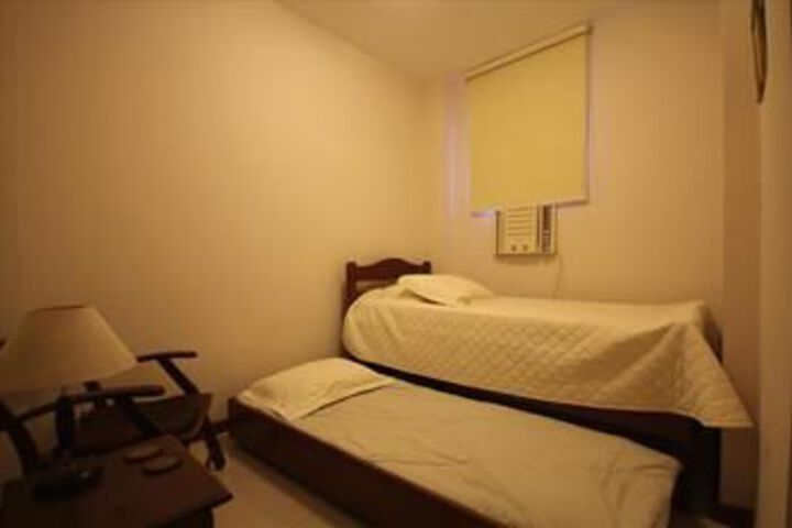 Room 15 of 32
