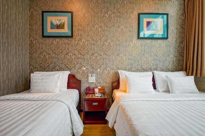 Room 28 of 49