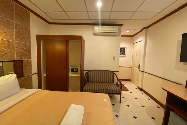 Room 29 of 54