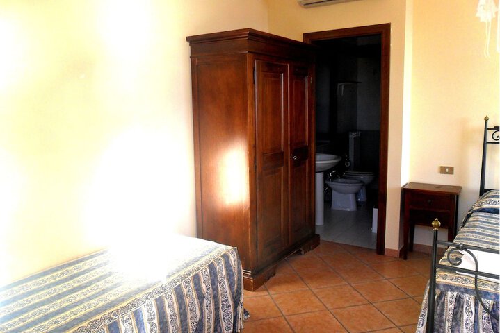 Room 18 of 22