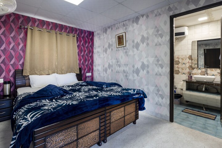 Room 9 of 53