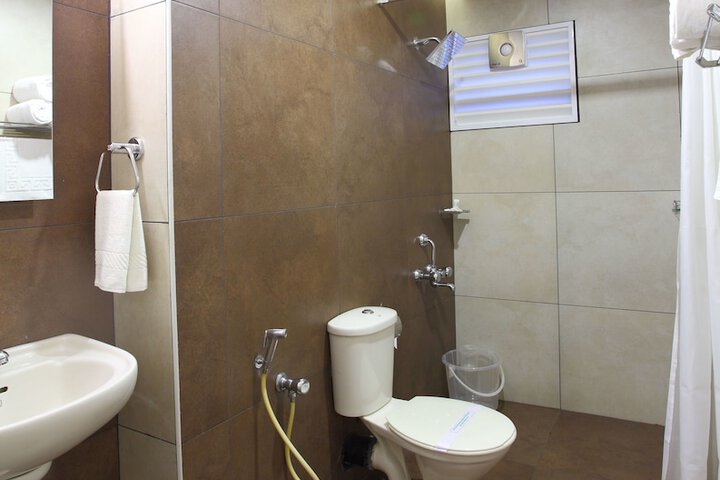 Room 6 of 11