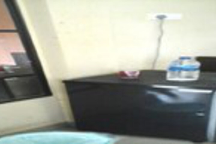 Room 8 of 8
