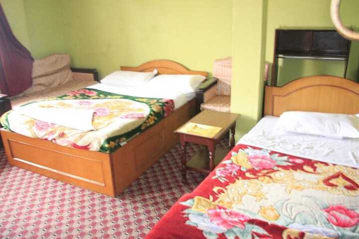 Room 4 of 13