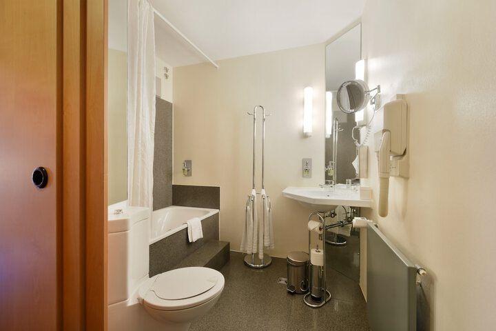 Clean Restrooms