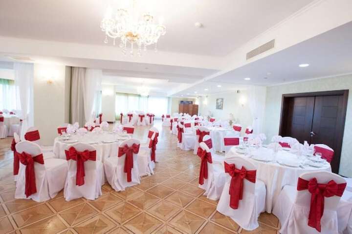 Ballroom/Hall 54 of 60