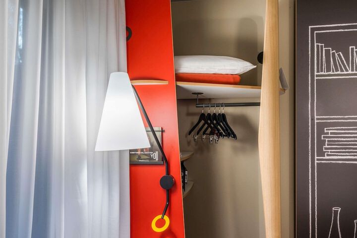 Room 12 of 72