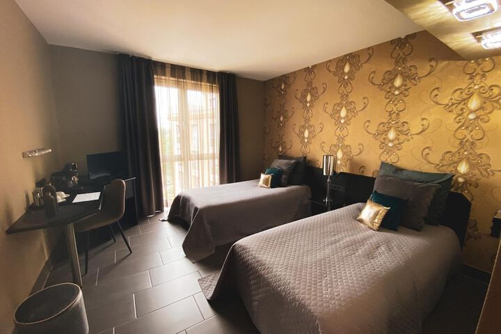 Room 12 of 31