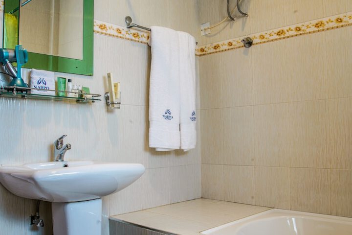 Room 12 of 25