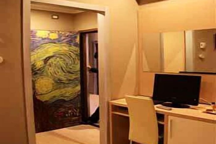 Room 19 of 66