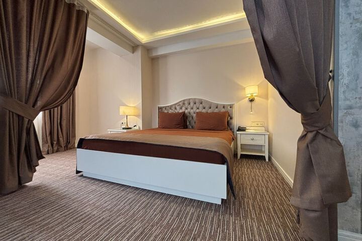 Room 14 of 30