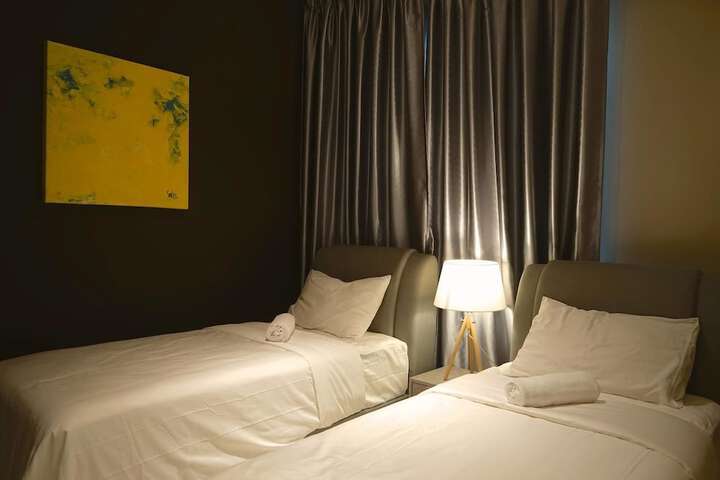 Room 4 of 27