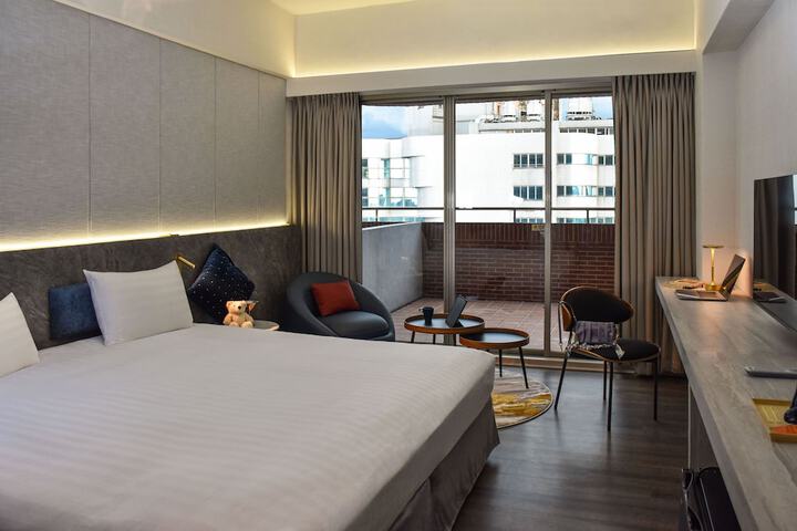 Room 4 of 22
