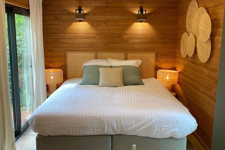Room 4 of 38