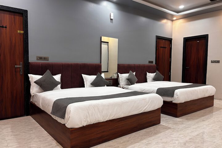 Room 16 of 28