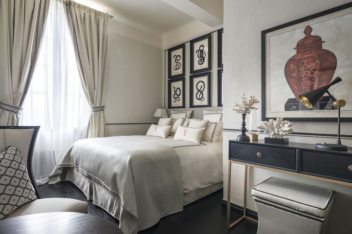 Room 4 of 228