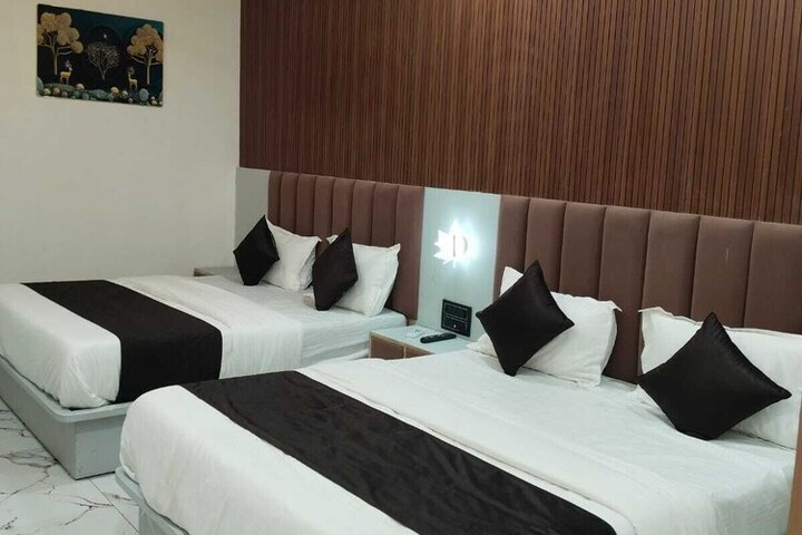 Room 9 of 26