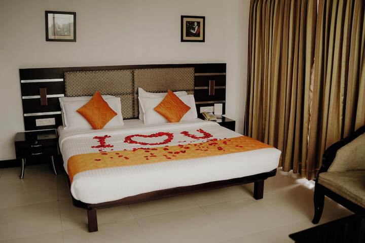 Room 8 of 11