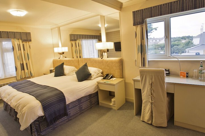 Room 4 of 53