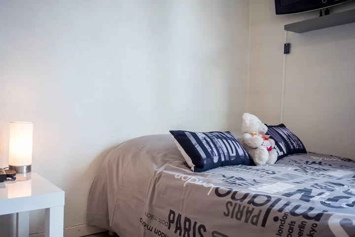 Room 2 of 12