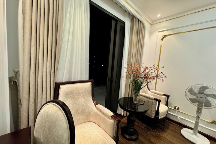 Room 10 of 165