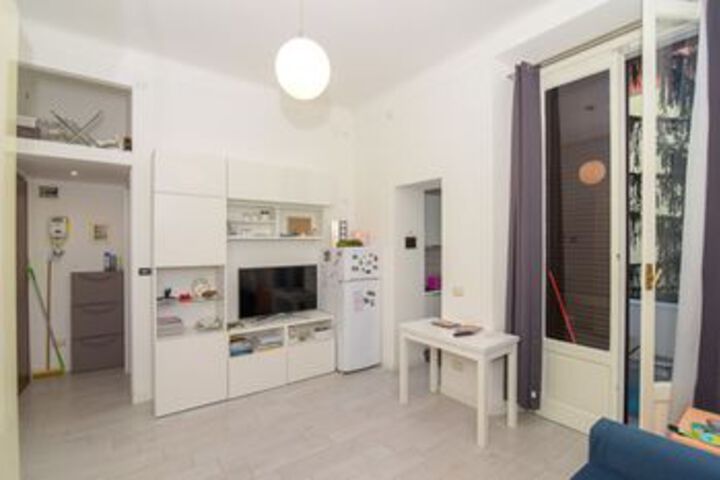 Room 6 of 9
