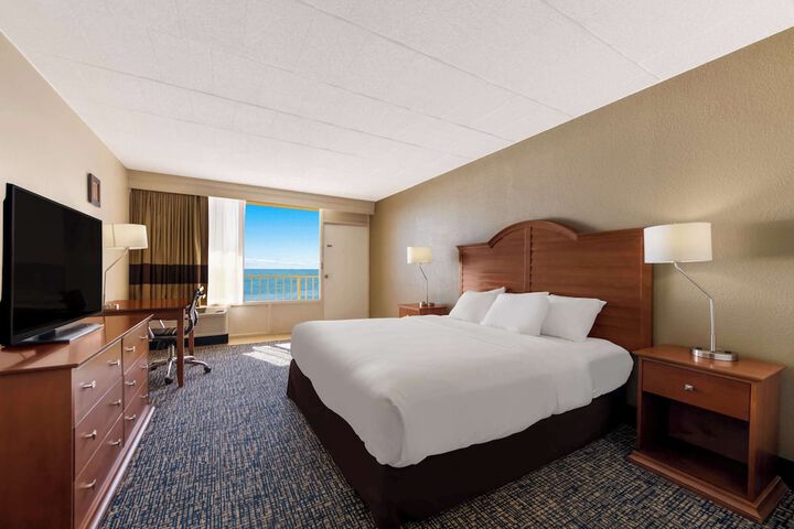 Room 10 of 65